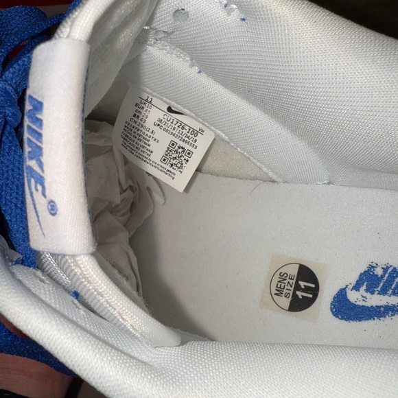 Nike SB Dunks White and Bkue Low Men’s Size 11 - Worn Once - With Box - Picture 7 of 8